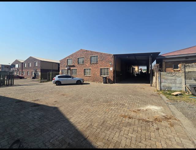 264M² WAREHOUSE TO LET IN ANDERBOLT